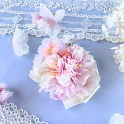 桜と紫陽花のコサージュ 1枚目の画像