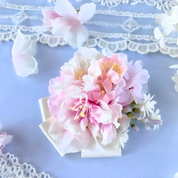 桜と紫陽花のコサージュ 2枚目の画像