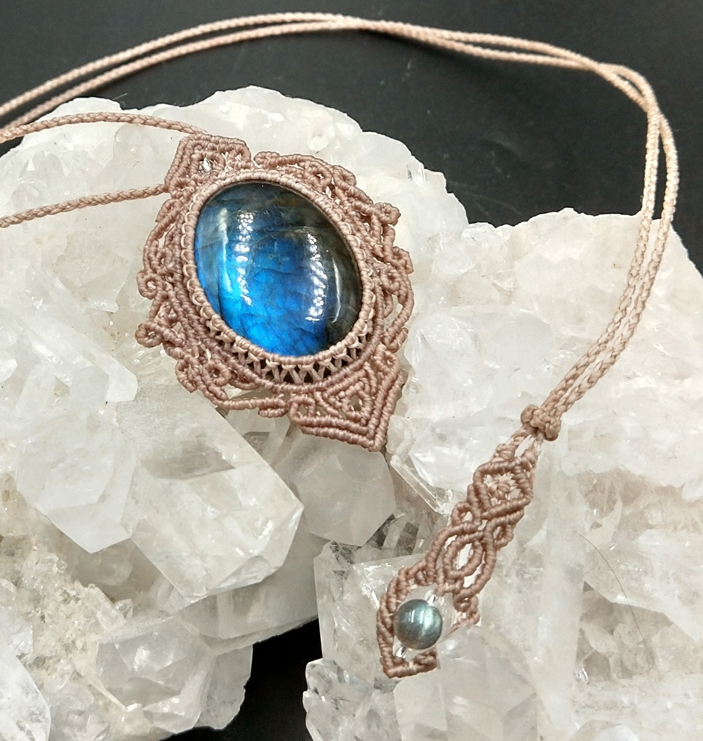 ＊はぴいち＊ラブラドライト マクラメペンダント