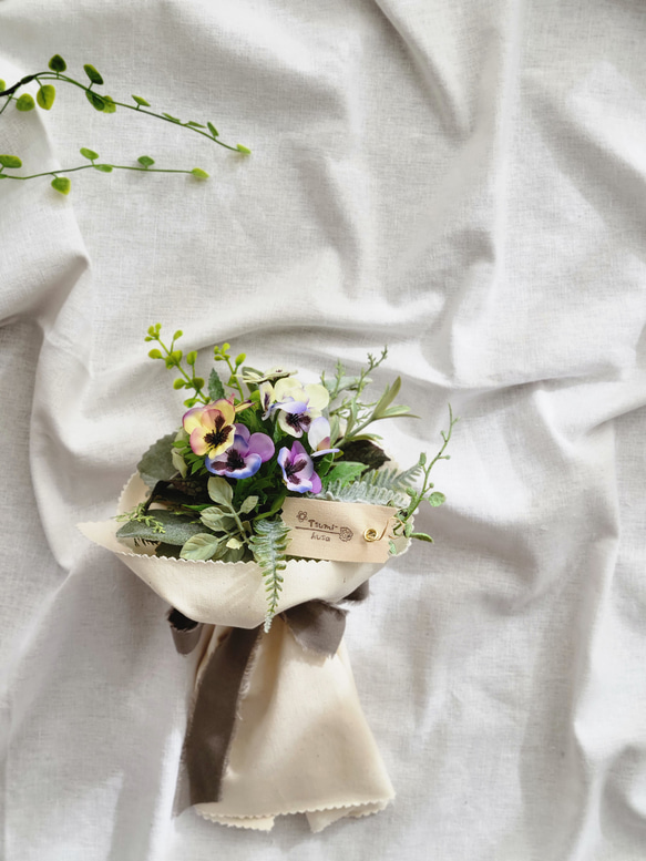 布花作品♡すみれのブーケ 再販】布花 かれんな野すみれのブーケコサージュ | iichi 日々の