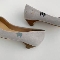 高跟鞋“Nyanps Grey” 可愛的貓咪圖案設計！ 3 公分鞋跟提供穩定性，同時保持輪廓之美！ 2E訂單 第11張的照片