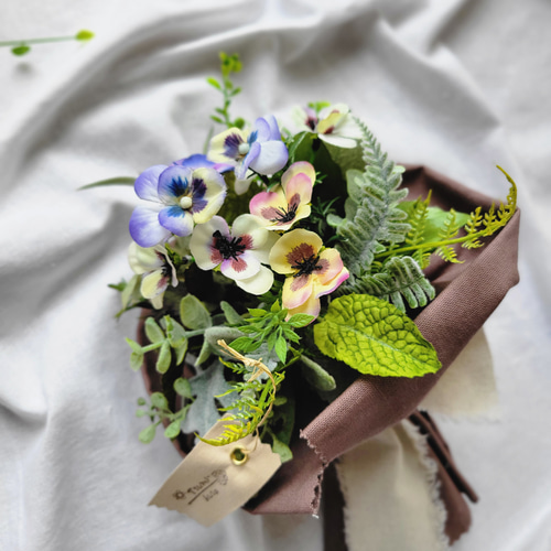 布花作品♡すみれのブーケ b*布花＊スミレのブーケ | iichi 日々の暮らしを心地よくする