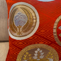 2059豪華刺繍の袋帯リメイク　正絹クッションカバー30cm✖️30cm 3枚目の画像