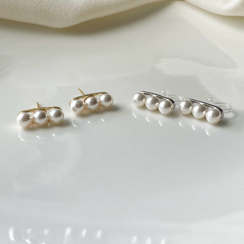スワロフスキーパール 三連ピアス/イヤリング|3連|小ぶり|パール