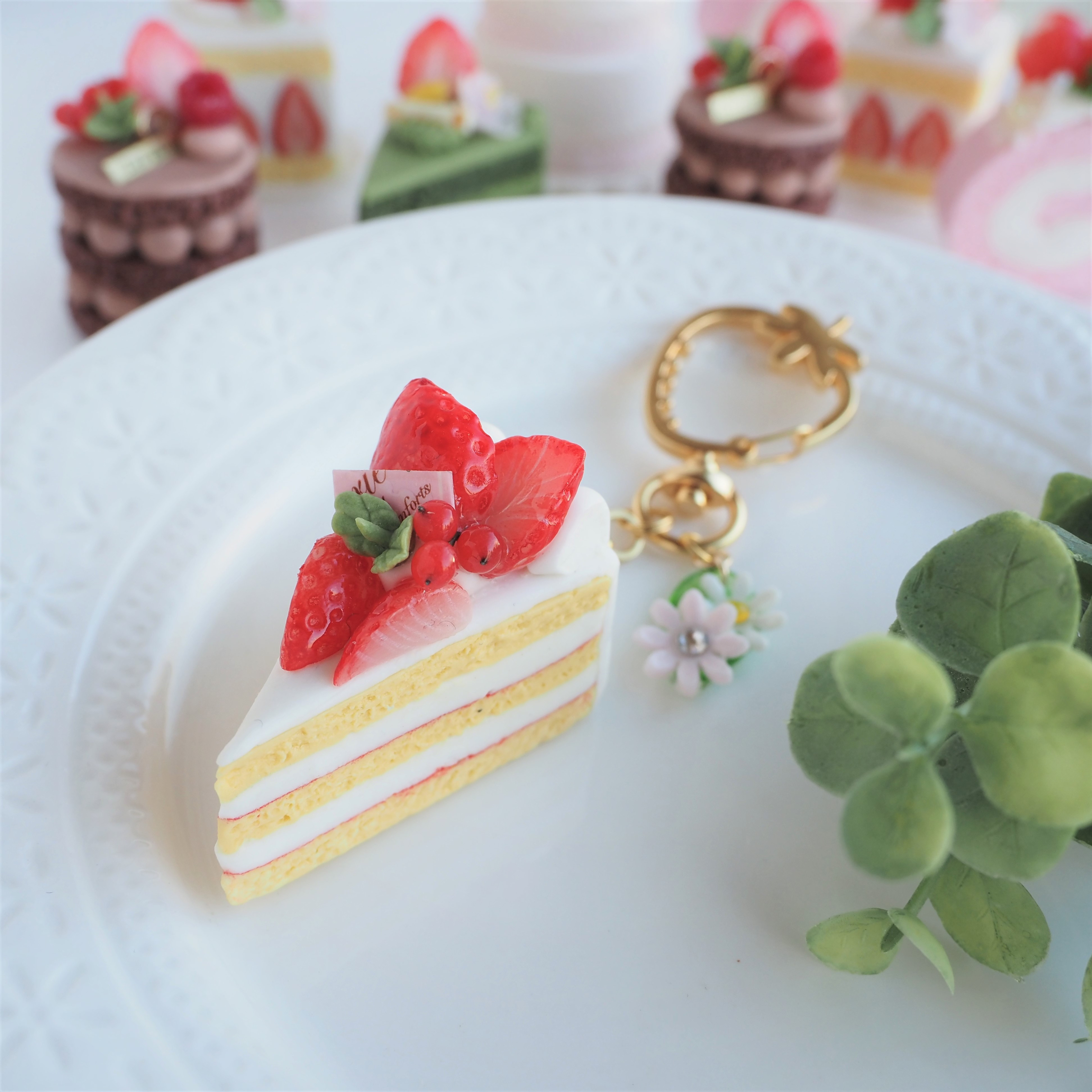 キティ ケーキ　イチゴ　いちご　根付け　キーホルダー マスコット スイーツ　