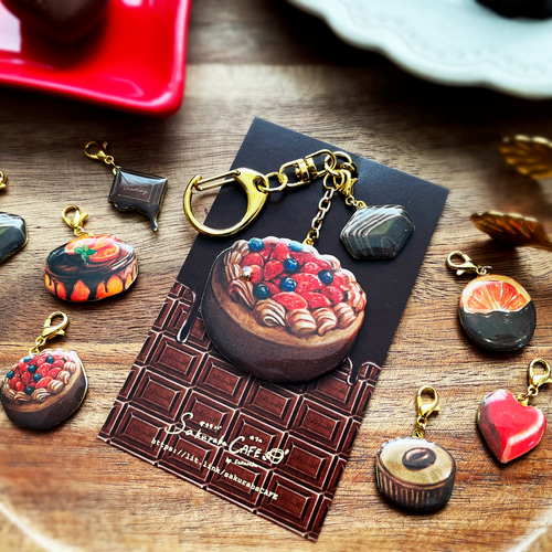 ボンボンチョコラチャーム付きベリーチョコレートケーキバッグチャーム