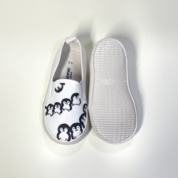 “Kids&#39; 14.0cm 1,000 yen discount SALE”系列企鵝便鞋（黑白） 第4張的照片