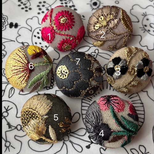 Ayy様お取引ページ♡インド刺繍リボン☆くるみボタンヘアゴム