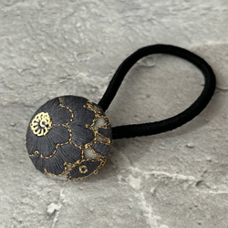 インド刺繍リボン　くるみボタン　ヘアゴム 17枚目の画像