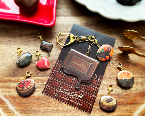 Lucky Cream Chocolate 様　パンケーキのバッグチャーム オレンジチョコレートケーキチャーム付きとろけるチョコレート