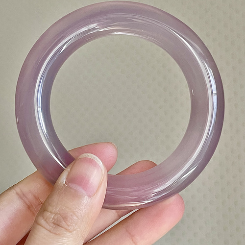 上品100%天然色 パープルアゲート 紫メノウ瑪瑙 天然石バングル
