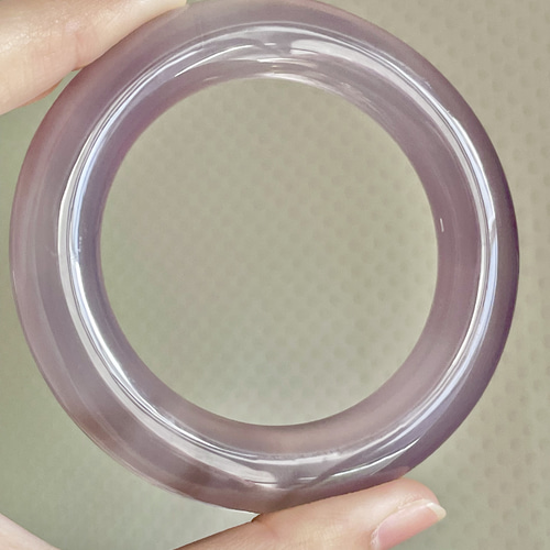上品100%天然色 パープルアゲート 紫メノウ瑪瑙 天然石バングル 上品100%天然色 パープルアゲート 紫メノウ瑪瑙 天然石バングル