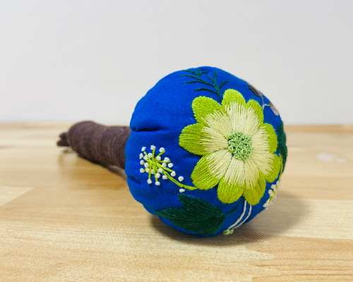 豊十木 刺繍入り肩叩き棒 菊 青 漢方薬 100％綿麻 その他