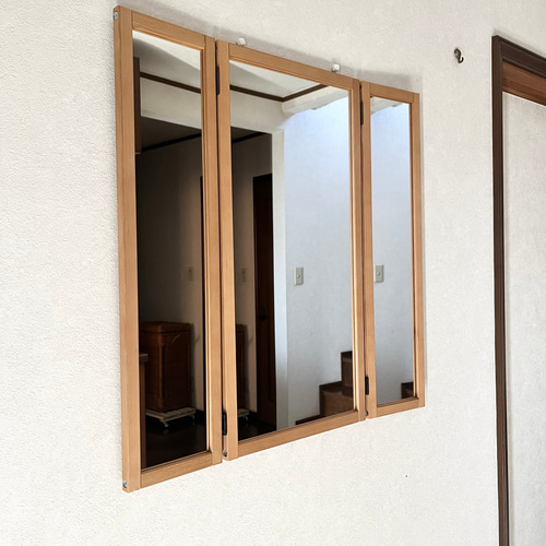 ビンテージ 木製 三面鏡 鏡台 木彫りの装飾が丁寧で雰囲気◎ 飾り