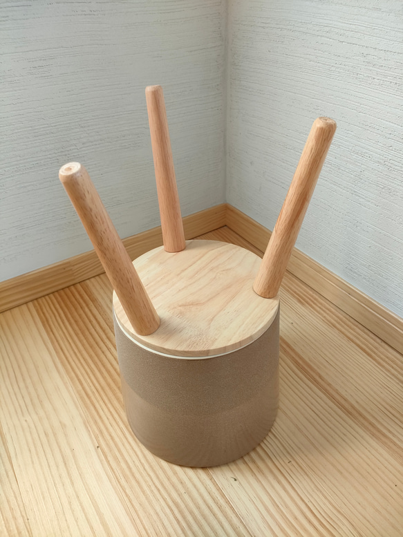 フィカス・ルビギノーサ　フランスゴムの木　観葉植物　インドアグリーン　お洒落脚付き鉢カバー　個性的　濃緑　曲がり 7枚目の画像