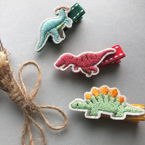 ☆恐竜 ベビーヘアクリップ☆男の子にオススメ☆ 送料無料3点セット♩恐竜さんのベビーヘアクリップ•男の子ヘア