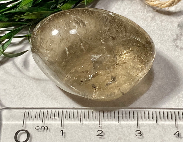 万華鏡✿*:・ レインボー スモーキークォーツ 　原石　タンブル 12枚目の画像