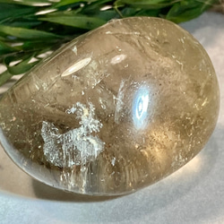 万華鏡✿*:・ レインボー スモーキークォーツ 　原石　タンブル 11枚目の画像