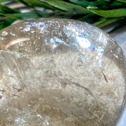 万華鏡✿*:・ レインボー スモーキークォーツ 　原石　タンブル 4枚目の画像