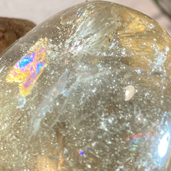 万華鏡✿*:・ レインボー スモーキークォーツ 　原石　タンブル 7枚目の画像