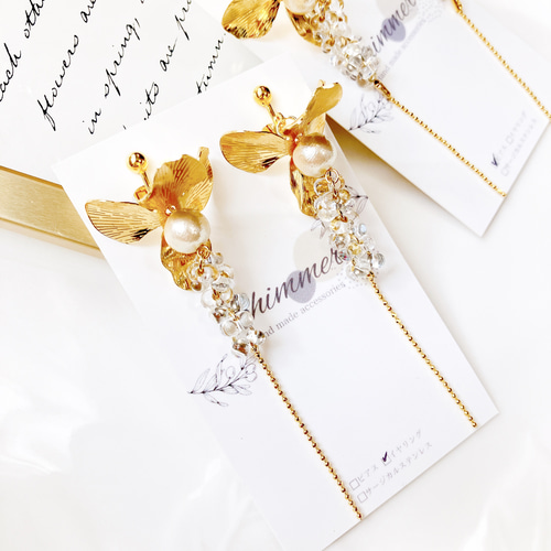 透明感✧キラキラビーズとゴールドフラワーピアス/イヤリング