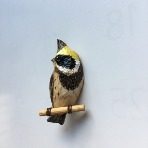 野鳥のブローチ（ミヤマホオジロ)・バードカービング ブローチ