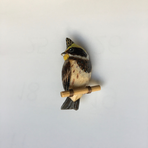 野鳥のブローチ（ミヤマホオジロ)・バードカービング ブローチ