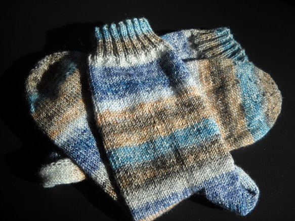 手編みの靴下　カシミア混の糸で編んだシャギー調の靴下（男性用） 7枚目の画像