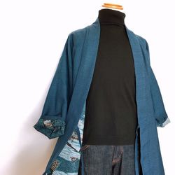 メンズ 粋な裏付き作務衣コート ロング 着物リメイク 紺 和装 和柄 日常風景画 アウター 男性作務衣 (N50102) 5枚目の画像