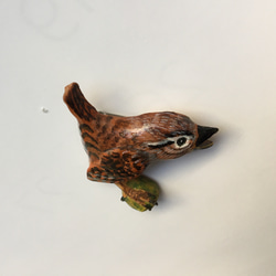 野鳥（ミソサザイ）のブローチ・バードカービング 4枚目の画像