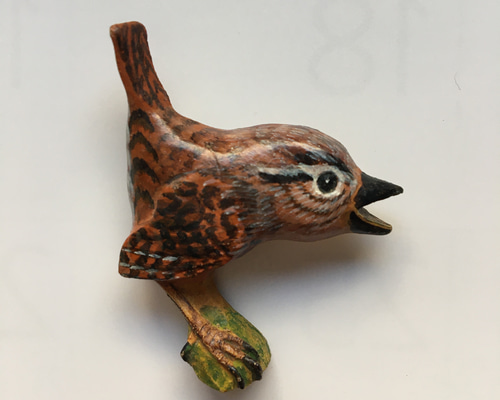 野鳥（ミソサザイ）のブローチ・バードカービング ブローチ ありむら