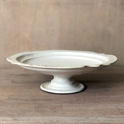 白い陶器のコンポート皿（大） 2枚目の画像
