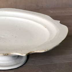 白い陶器のコンポート皿（大） 3枚目の画像