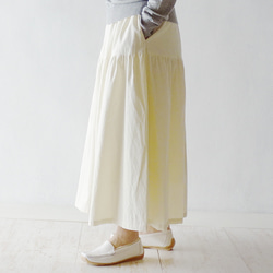 【クリーム色の２段ティアードスカート】細コーデュロイ　マキシ丈 6枚目の画像