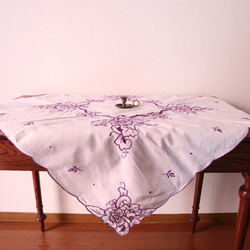 ドイツの手仕事/素敵な紫のお花のカットワーク手刺繍 生地・テーブルクロス (ヴィンテージ) 5枚目の画像