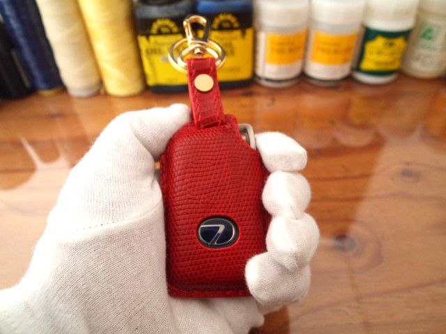 【オーダー/レザー変更可能】手縫いで作るスマートキーケースのストラップリング付き