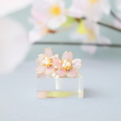 押し花ディップアートのさくらの一輪イヤリング/ピアス ゴールド