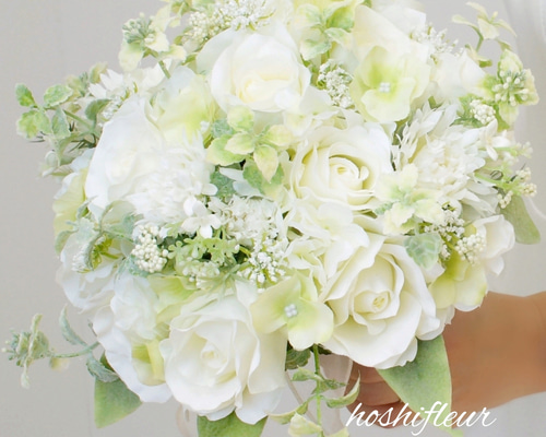 結婚式 ラウンドブーケブートニア付き バラ 白 ブートニアパール