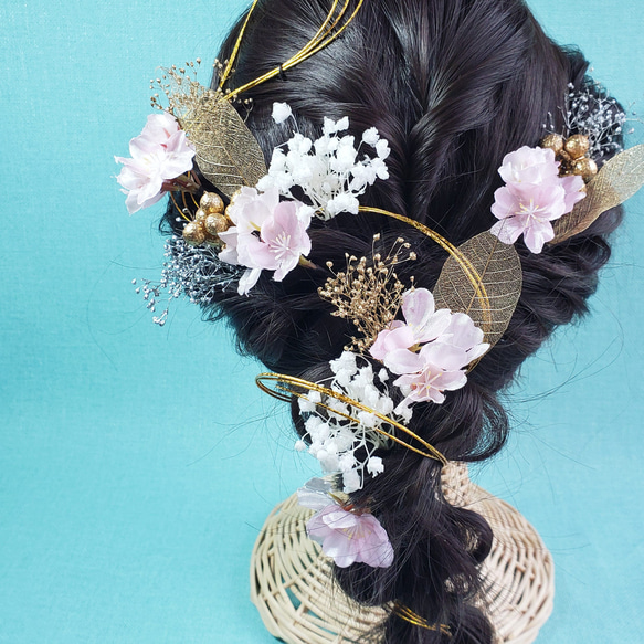 桜とかすみそう　シンプル　髪飾り　結婚式　成人式　卒業式　水引　金　　ピンク　ヘア飾り 1枚目の画像