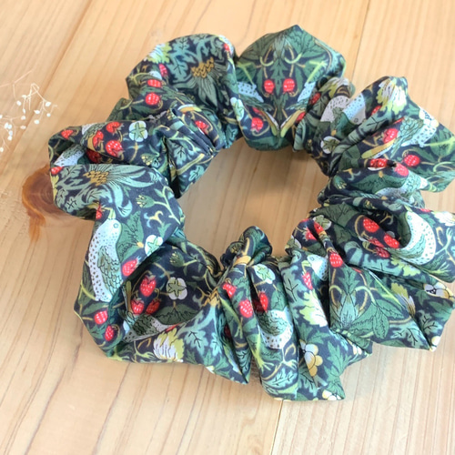 リバティ ハンドメイド シュシュとヘアゴム 64