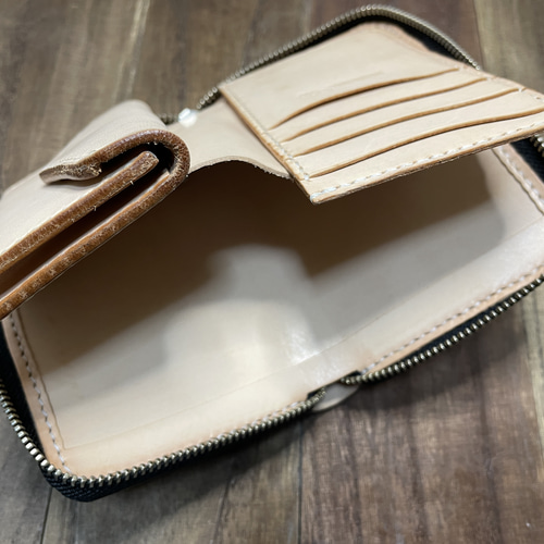 縁起のいいダイヤモンドパイソンのラウンドファスナーのミドル財布 二  