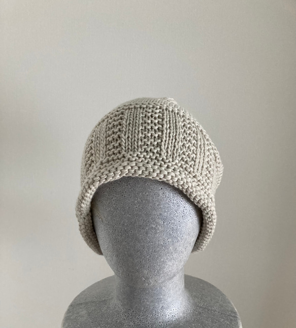 《手編み　メリノウールのくったりニット帽子　ケア帽子》 3枚目の画像