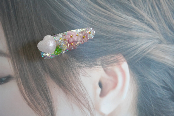 桜とハートグミのヘアクリップ 2枚目の画像