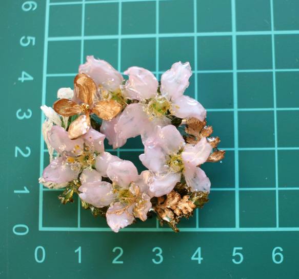 ブローチ『桜ゴールド』コサージュ　送料無料！桜のリース　桜のリング 3枚目の画像