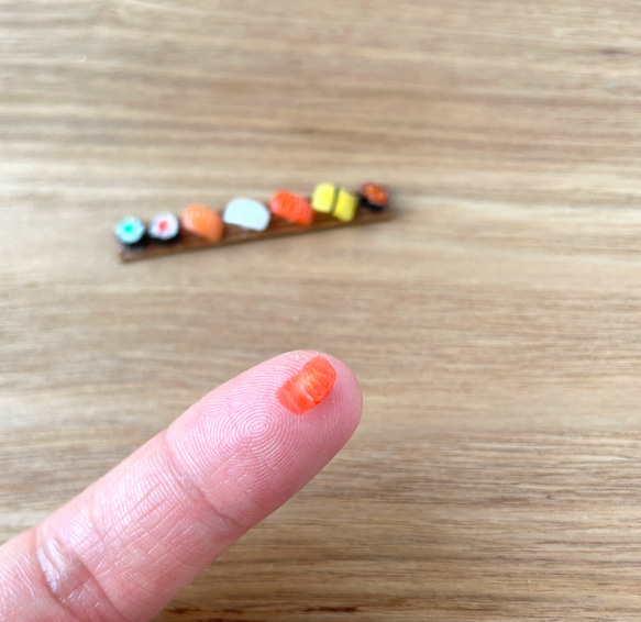 【小さなお寿司で大きなサプライズを】7種のミニチュアお寿司ボールペン　ミニチュアフード 3枚目の画像