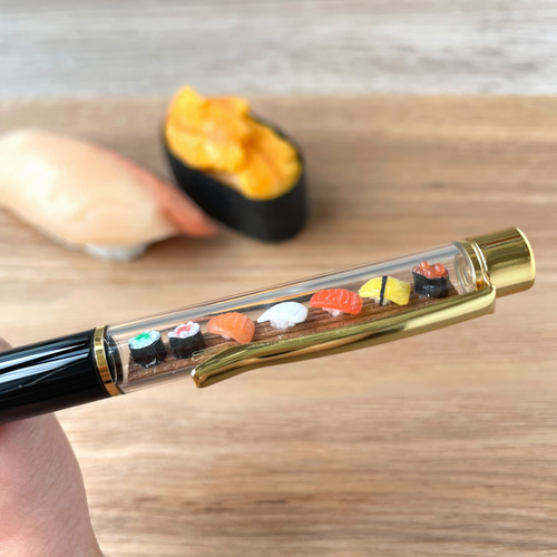 小さなお寿司で大きなサプライズを】7種のミニチュアお寿司ボールペン