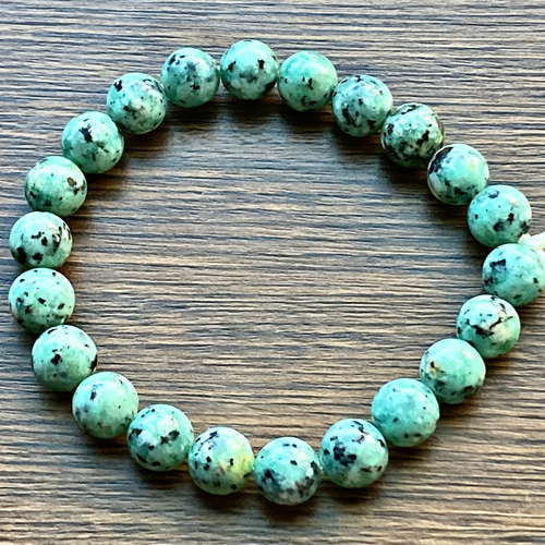 緑が混ざった水色のラブラドライト(約8mm玉)のブレスレット