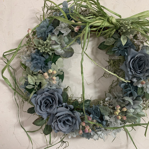 しめ縄リースブルーダリアとシックな小薔薇