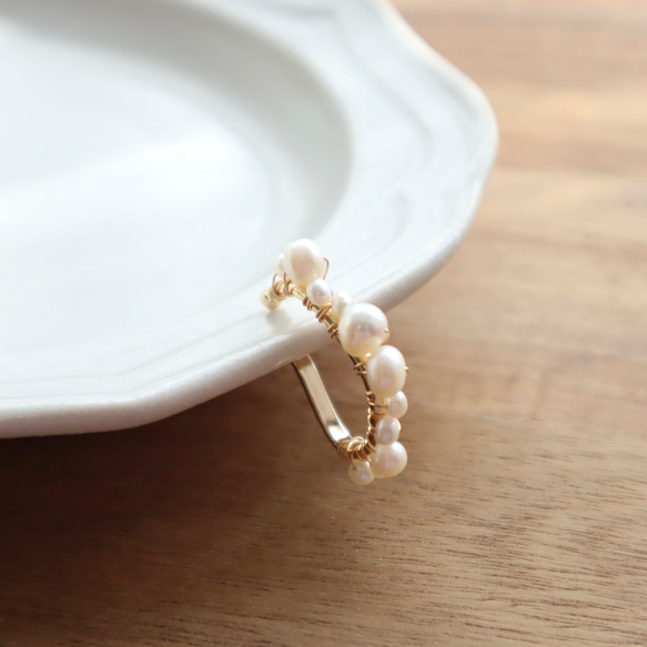 ｛イヤーカフ｝ 14kgf/pearl line earcuff 淡水パール(片耳） 1枚目の画像