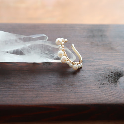 ｛イヤーカフ｝ 14kgf/pearl line earcuff 淡水パール(片耳） 10枚目の画像